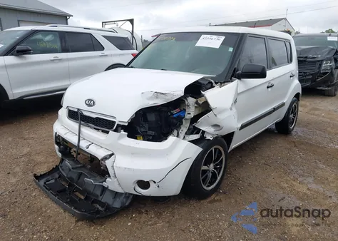 2011 Kia Soul z USA, uszkodzony, nr VIN KNDJT2A17B7268388